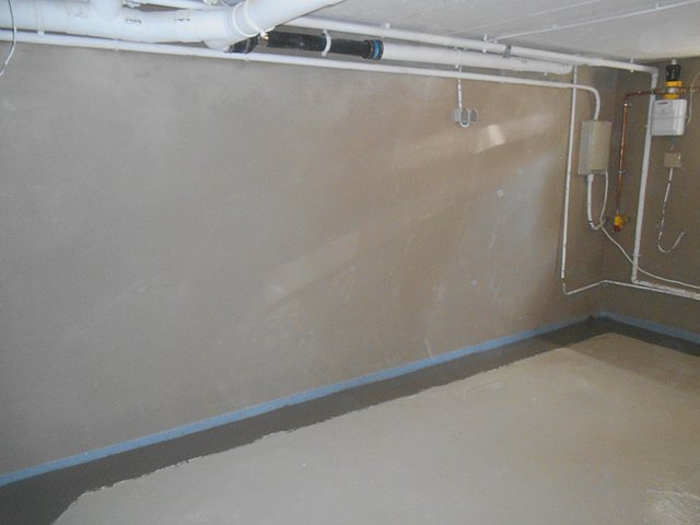Abdichtungstechnik Morscheck Willich - Sanierung im Keller mit Innenabdichtung gegen feuchte Wände