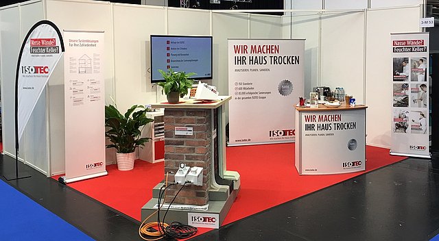 Messestand von ISOTEC auf der Infoschau in Friedberg