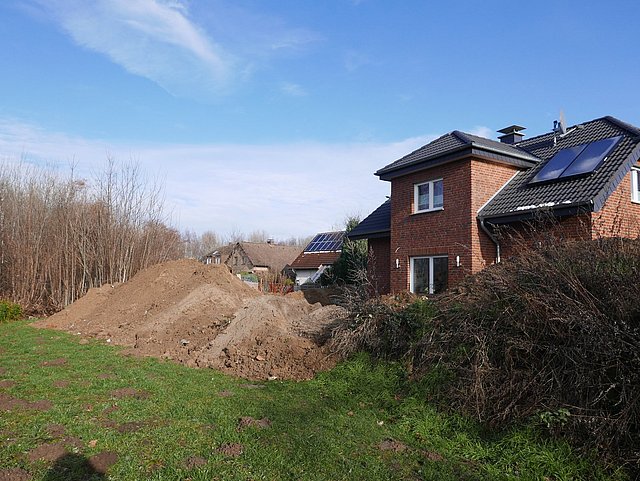 ausgeschachtetes Erdreich als Bergmassiv