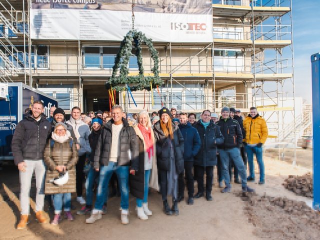 Neue Firmenzentrale Richtfest ISOTEC-Campus Bergisch Gladbach